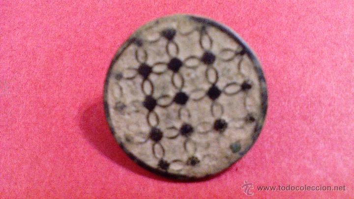 Militaria: CURIOSO BOTON CON FLORES, INGLES - Foto 1