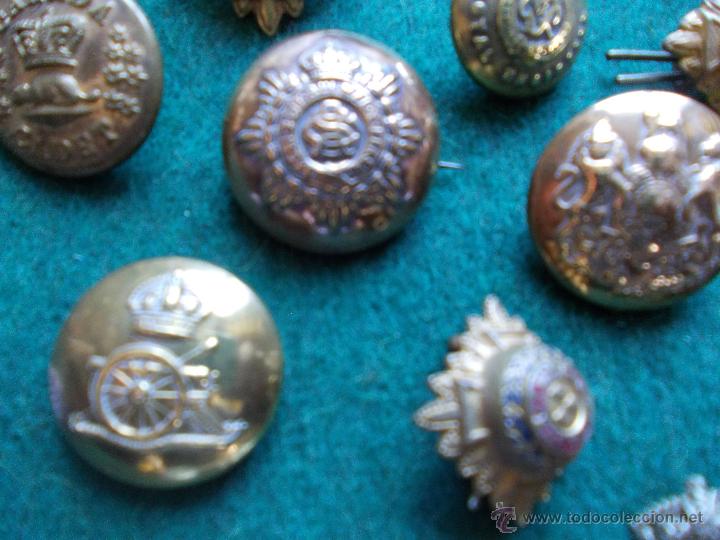 Militaria: Lote de botones y emblemas - Foto 2