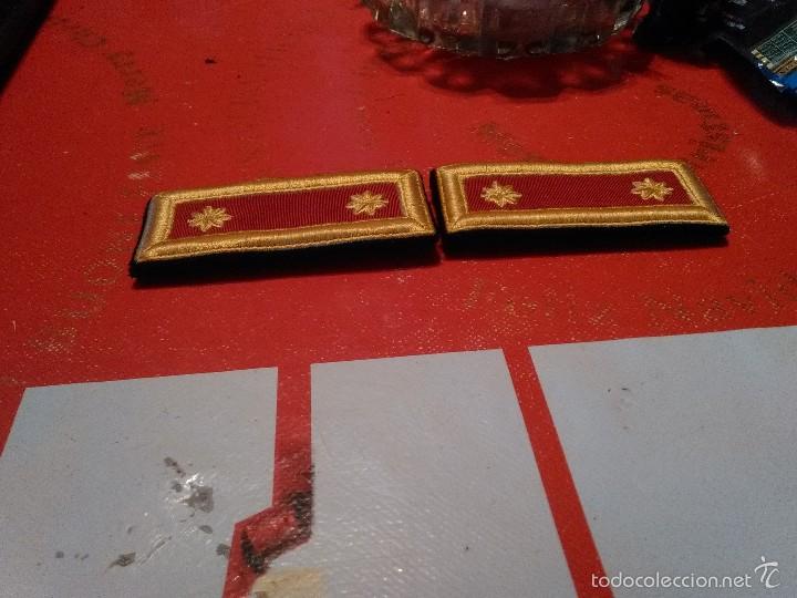 Militaria: hombreras - Foto 1