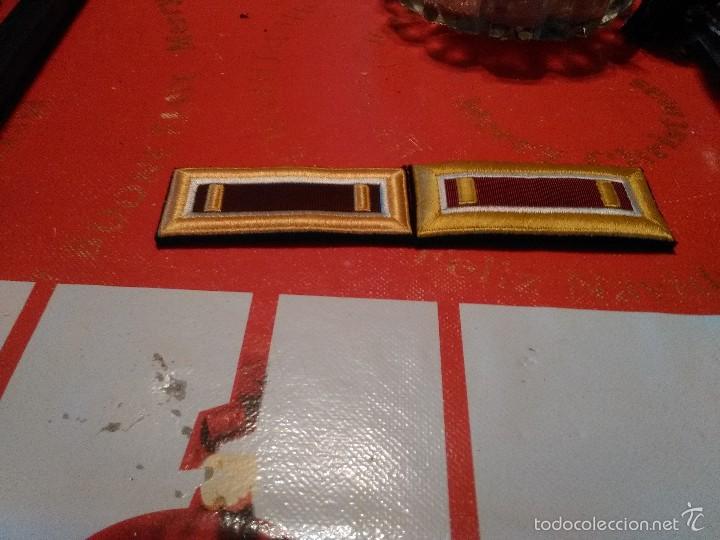 Militaria: hombreras - Foto 1