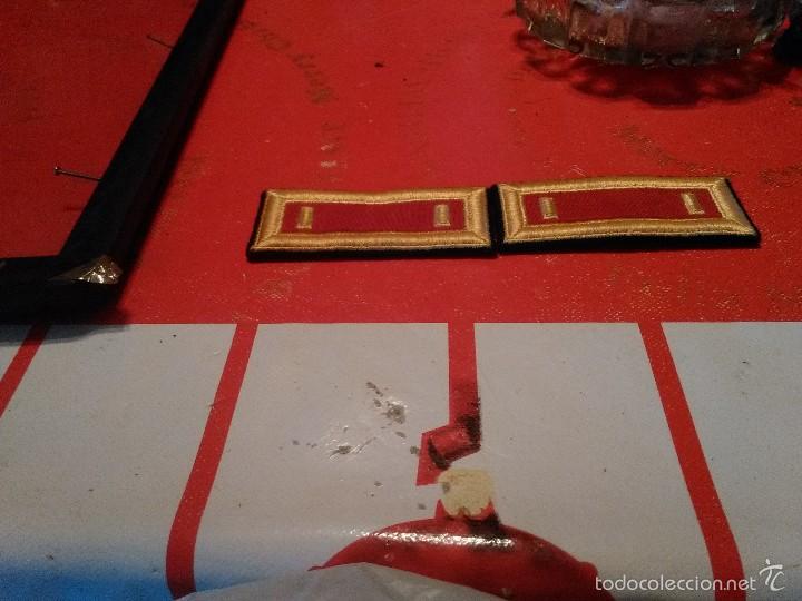 Militaria: hombreras - Foto 1