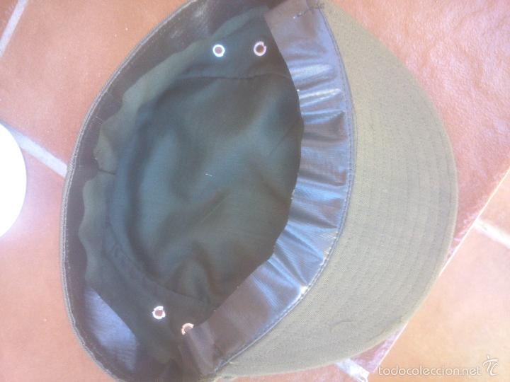 Militaria: GORRA BISERA EMBLEMA METALICO - Foto 1