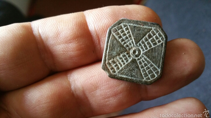 Militaria: Bot&oacute;n antiguo - Foto 1