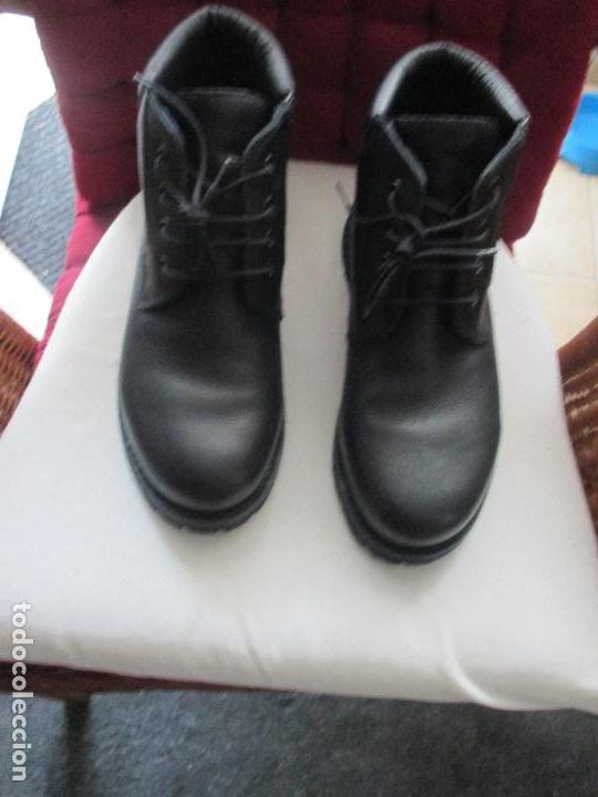 Bota 2015 vibram - Tienda Equipamiento, Material y Uniformidad Policial -  Bolsas tácticas a medida