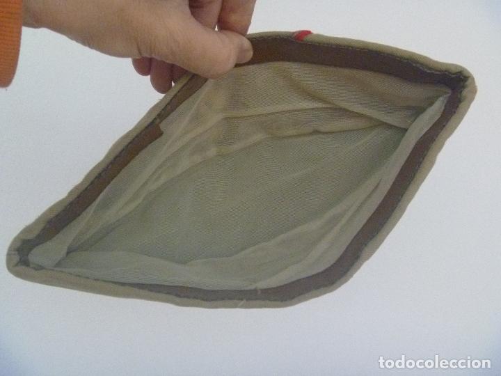 Militaria: GORRILLO DE CUARTEL ( PLATANO ) CON GALON DE SARGENTO - Foto 2