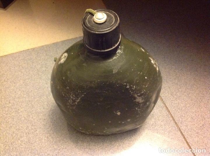 Militaria: Botella del ej&eacute;rcito espa&ntilde;ol. Soldado. - Foto 1