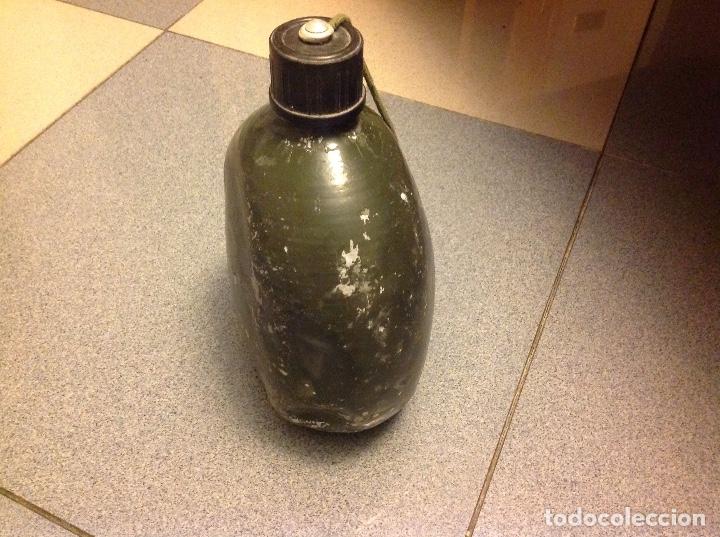Militaria: Botella del ej&eacute;rcito espa&ntilde;ol. Soldado. - Foto 2