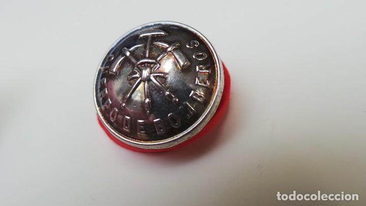 Militaria: Bot&oacute;n del cuerpo de bomberos - Foto 2