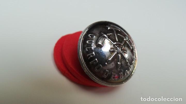 Militaria: Bot&oacute;n del cuerpo de bomberos - Foto 3