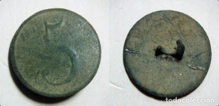 Militaria: ANTIGUO BOTON REGIMIENTO N&ordm; 5 - Foto 1