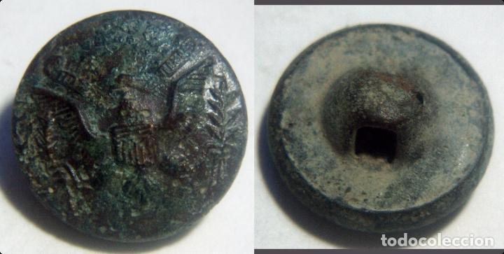 Militaria: ANTIGUO BOTON CON AGUILA A IDENTIFICAR - Foto 1