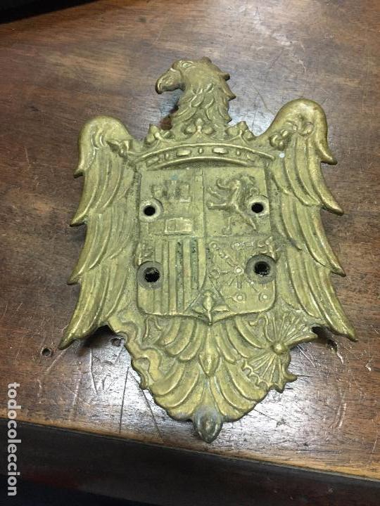 Curiosa Pieza O Hebilla De Bronce Con El Escudo Vendido En Subasta