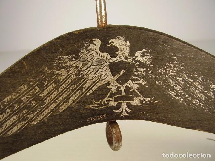 Militaria: Percha. 1900 realizada en madera - Foto 2