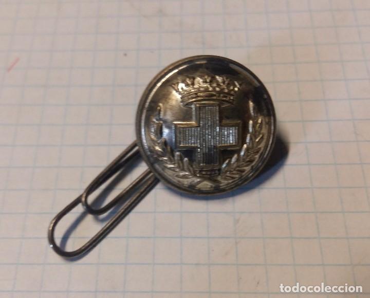 Militaria: Bot&oacute;n de la Cruz Roja, 21 mm - Foto 1