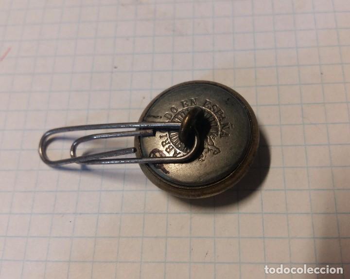 Militaria: Bot&oacute;n de la Cruz Roja, 21 mm - Foto 2