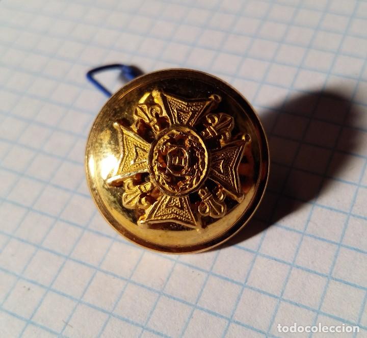 Militaria: Bot&oacute;n superpuesto, 20 mm - Foto 1