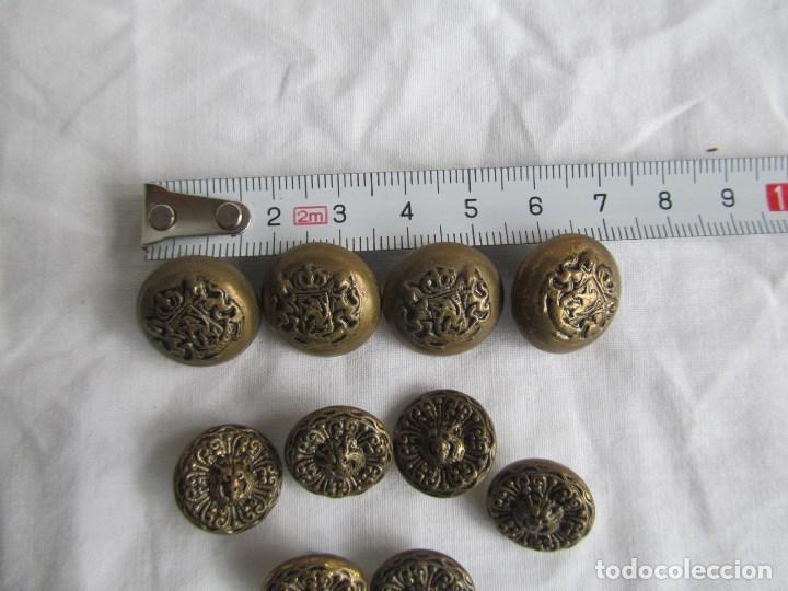 Militaria: 10 botones de lat&oacute;n con le&oacute;n - Foto 2