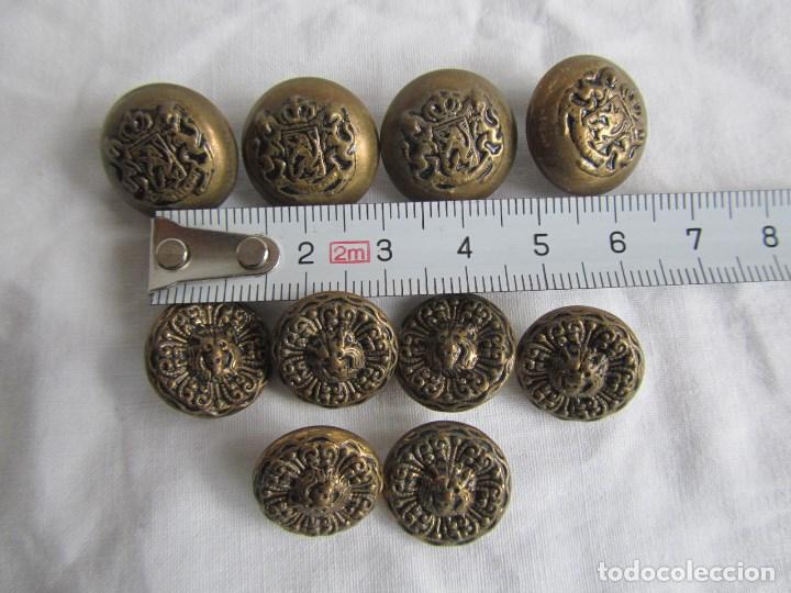 Militaria: 10 botones de lat&oacute;n con le&oacute;n - Foto 3