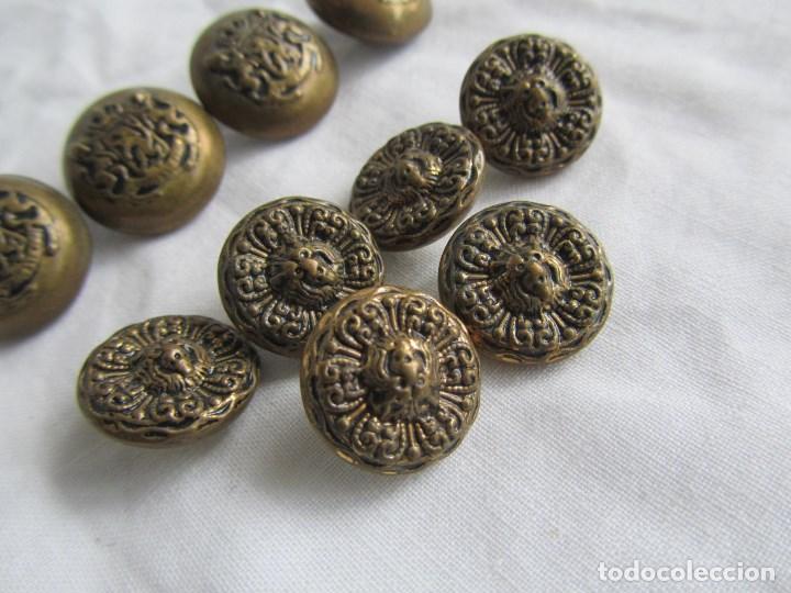 Militaria: 10 botones de lat&oacute;n con le&oacute;n - Foto 4