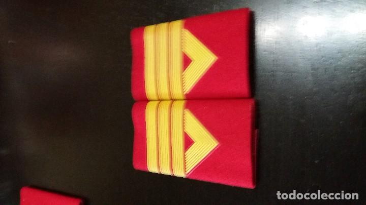 Militaria: hombreras - Foto 1