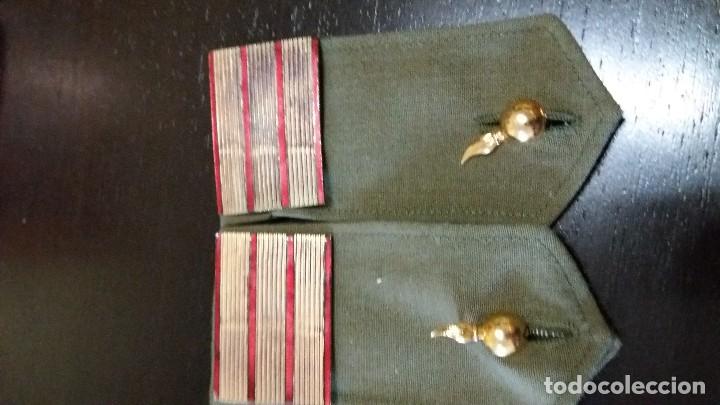 Militaria: hombreras - Foto 1