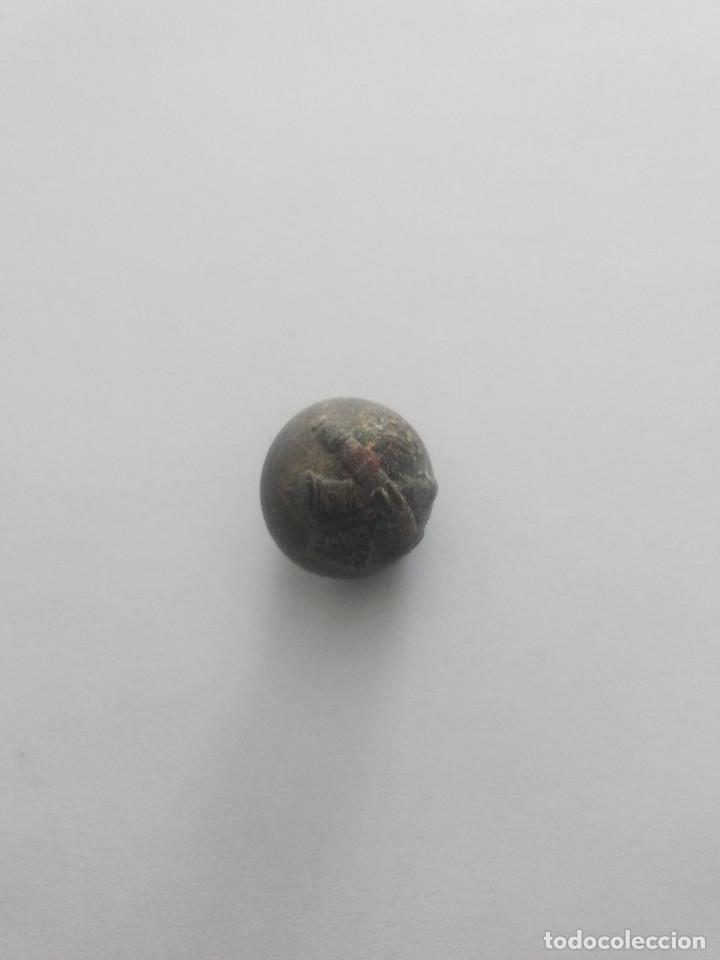 Militaria: Boton de Artilleria - Foto 1