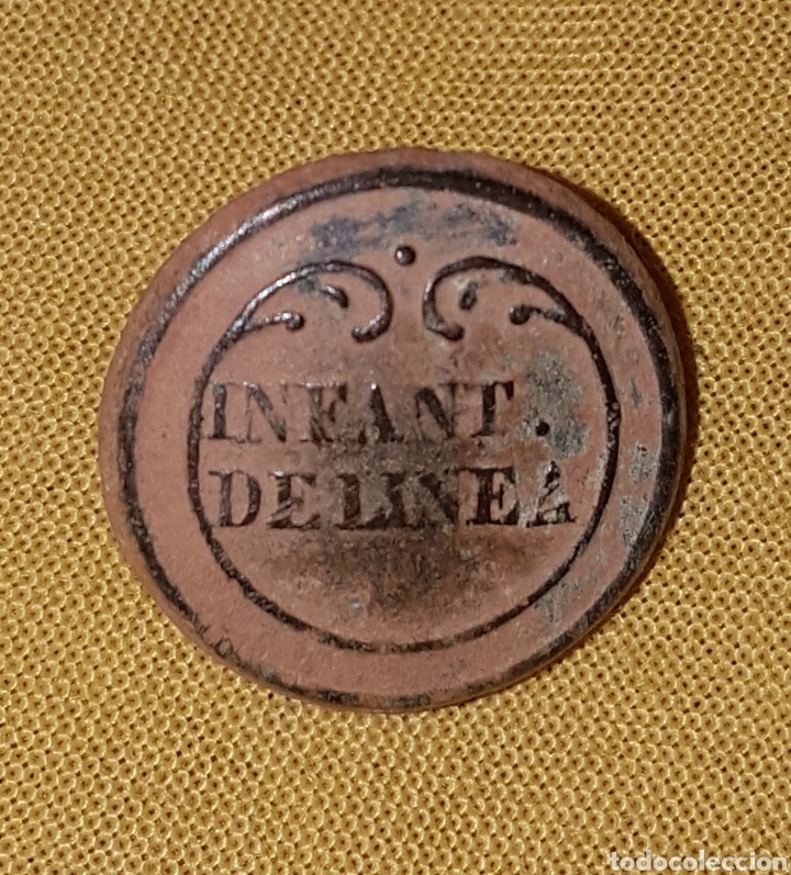 Militaria: Boton Regimiento espa&ntilde;ol Infanteria de Linea - Foto 1