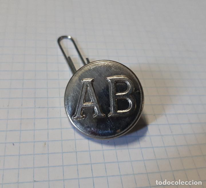 Militaria: Bot&oacute;n AB, 24 mm - Foto 1