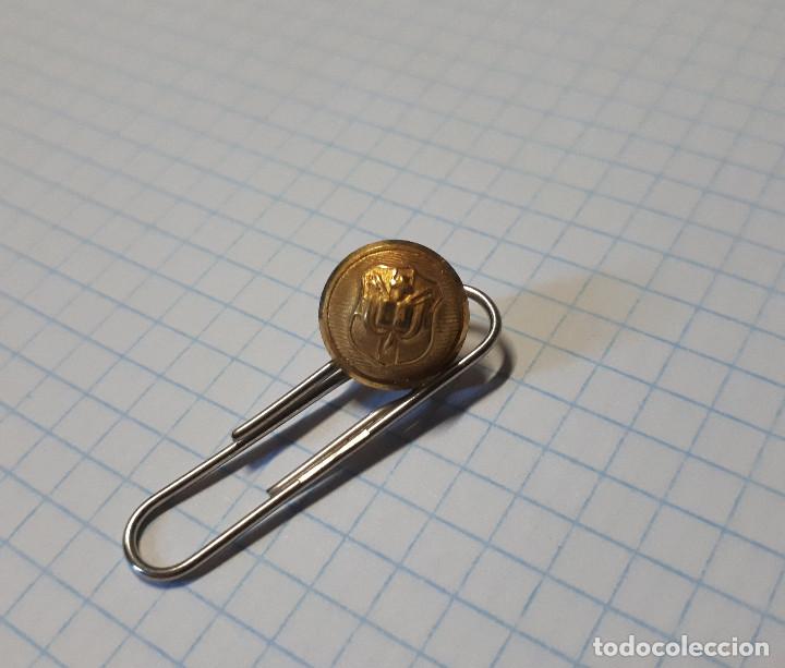 Militaria: Bot&oacute;n religioso, 10 mm - Foto 1