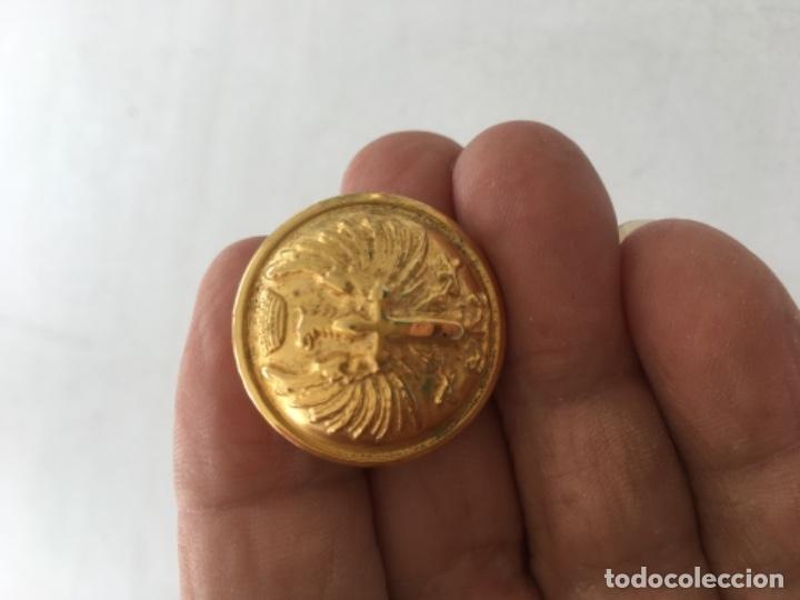 Militaria: Bot&oacute;n militar - Foto 1