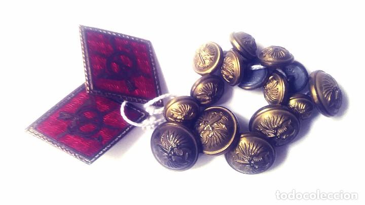 Militaria: lote de botones e insignias - Foto 2