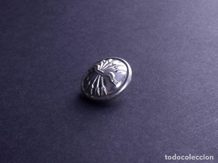 Militaria: BOT&Oacute;N DE LA FALANGE - Foto 2