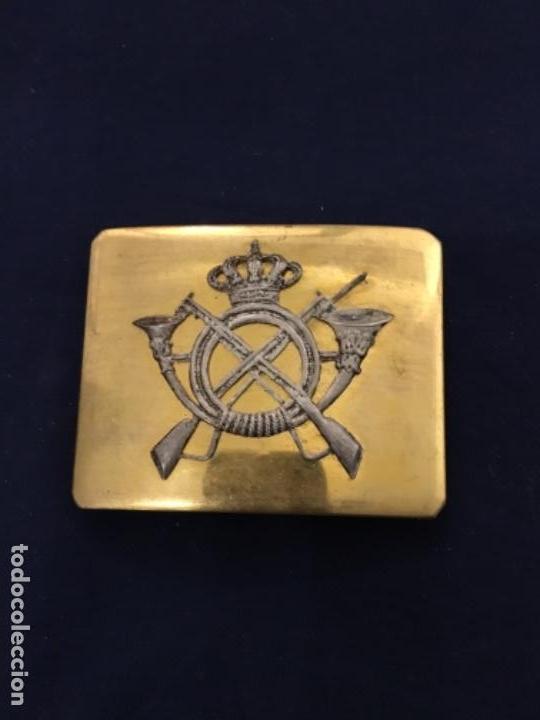 Militaria: Hebilla oficial infanter&iacute;a &eacute;poca AXIII
