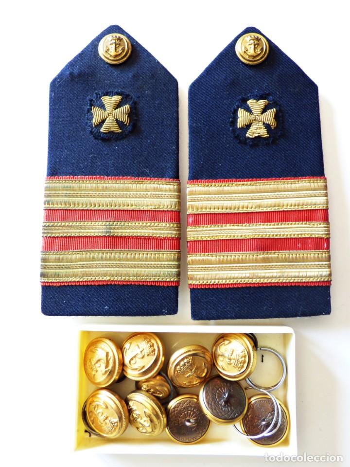 Militaria: PALAS DE COMANDANTE DE SANIDAD DE LA ARMADA Y BOTONES. A&Ntilde;OS 50