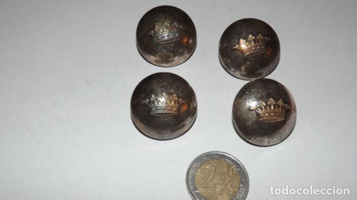 Militaria: 4 Botones con corona - Foto 1