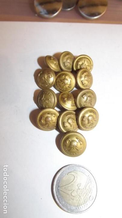 Militaria: 13 Botones de bomberos - Foto 1