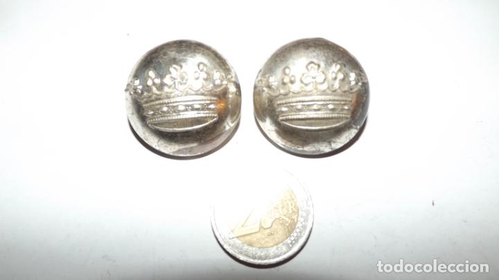 Militaria: 2 Botones con corona - Foto 1