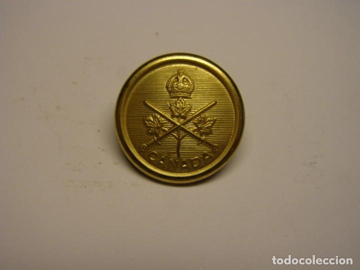 Militaria: Bot&oacute;n militar de Canada. Hamilton. - Foto 1