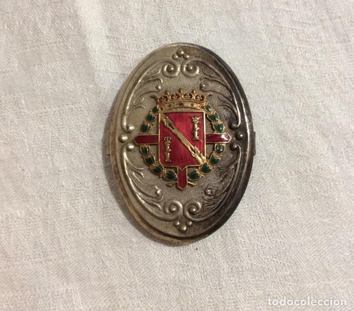 Militaria: EMBLEMA DEL REGIMIENTO DE LA GUARDIA DE S.E. - Foto 1