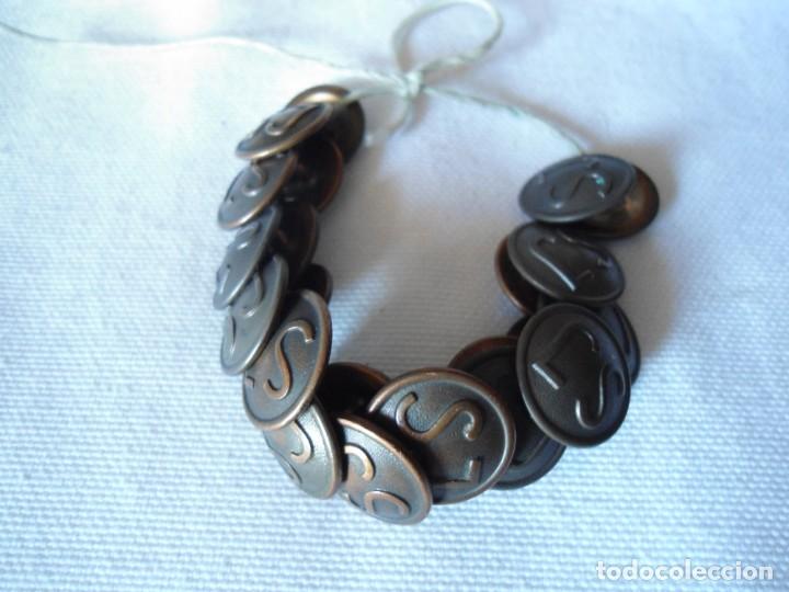 Militaria: LOTE DE 22 BOTONES  (S.J.) - Foto 1