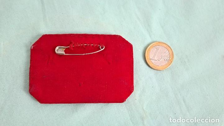 Militaria: Galleta Sargento , con imperdible. - Foto 2