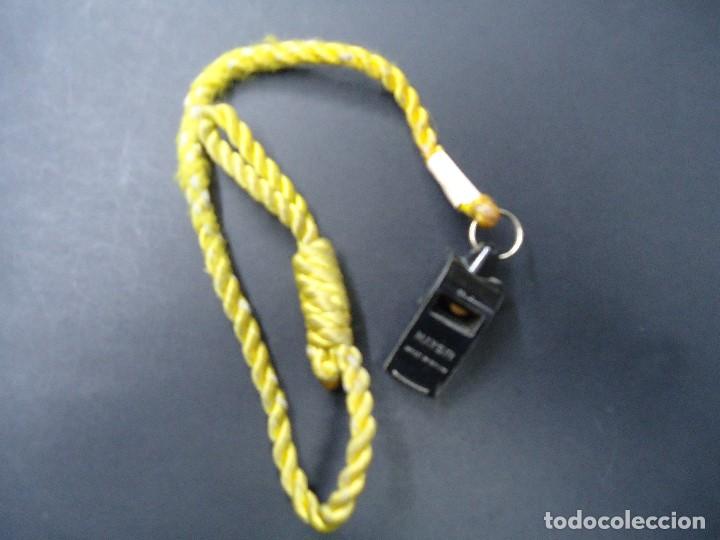 Militaria: Antiguo Silbato con Cordel - Foto 1