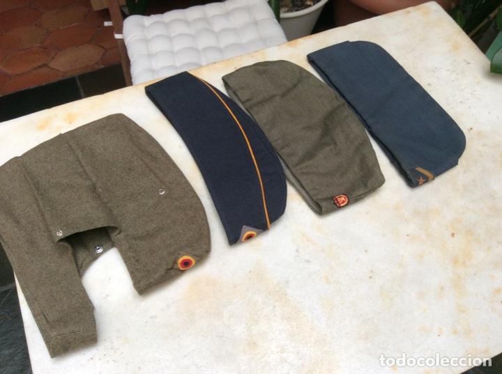 Militaria: Lote de chapiris - Foto 1