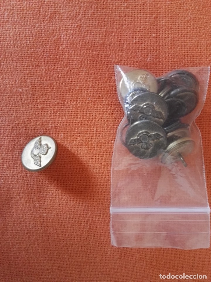 Militaria: Conjunto de botones met&aacute;licos del Ej&eacute;rcito del Aire - Foto 1