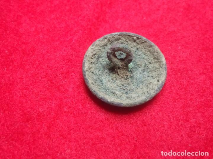 Militaria: Antiguo Boton policromado. - Foto 2