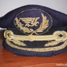 Militaria: GORRA DE PLATO COMANDANTE LÍNEA AÉREA AYC. ÉPOCA DE FRANCO. Lote 189580430