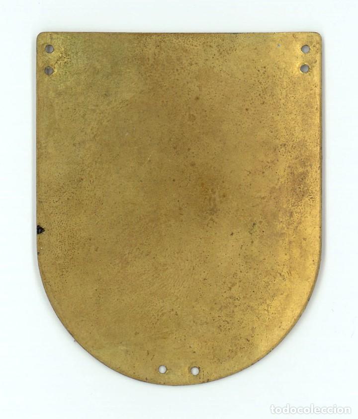 Militaria: DIVISION AZUL. CHAPA DE BRAZO. - Foto 2