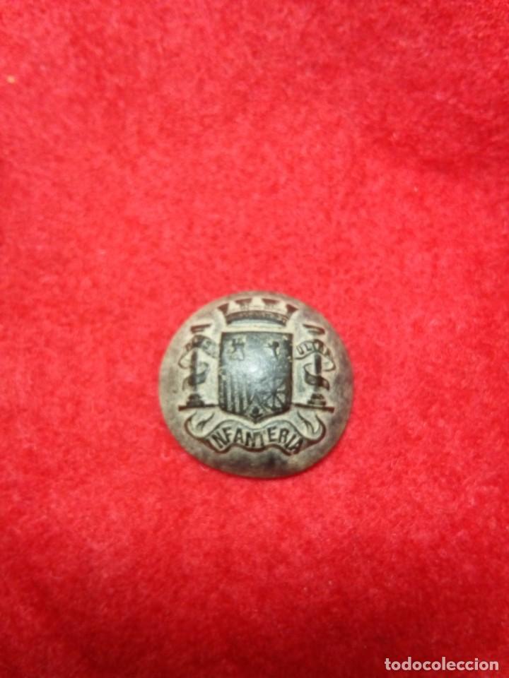 Militaria: boton militar infanteria - Foto 1