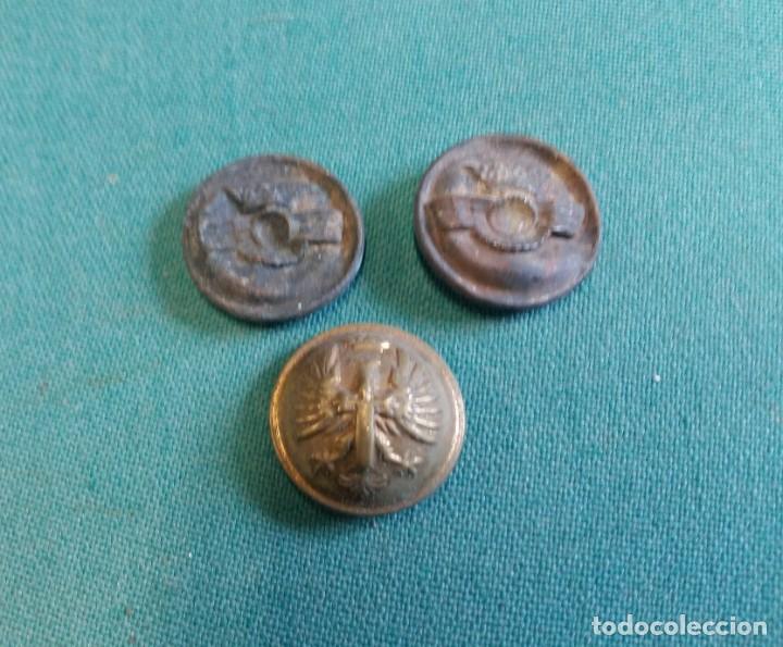 Militaria: 3 botones - Foto 1