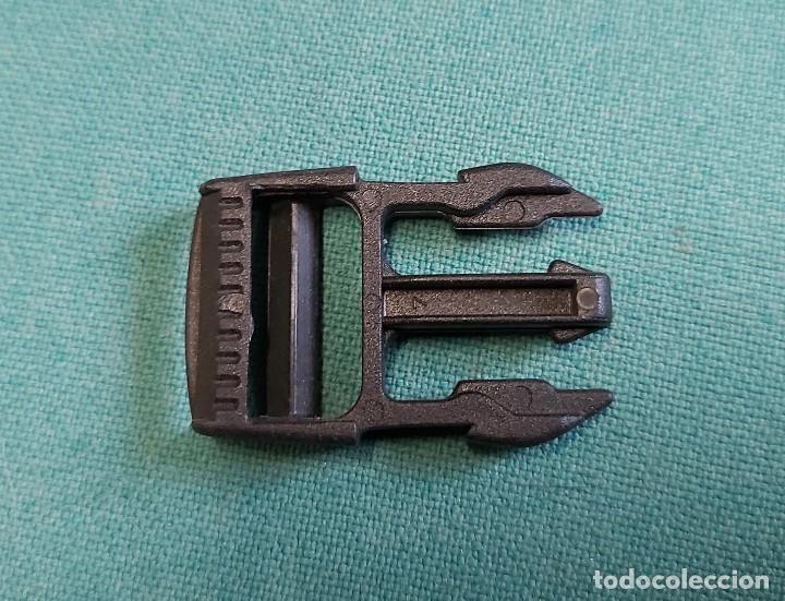 Militaria: Parte de cierre, 4 x 2,2 cm - Foto 2